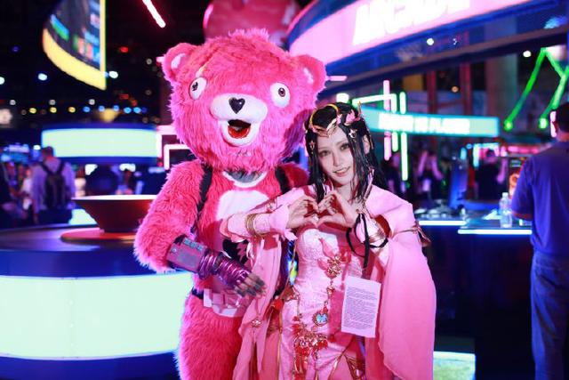 E3世界游戏展,外国和尚夺眼球