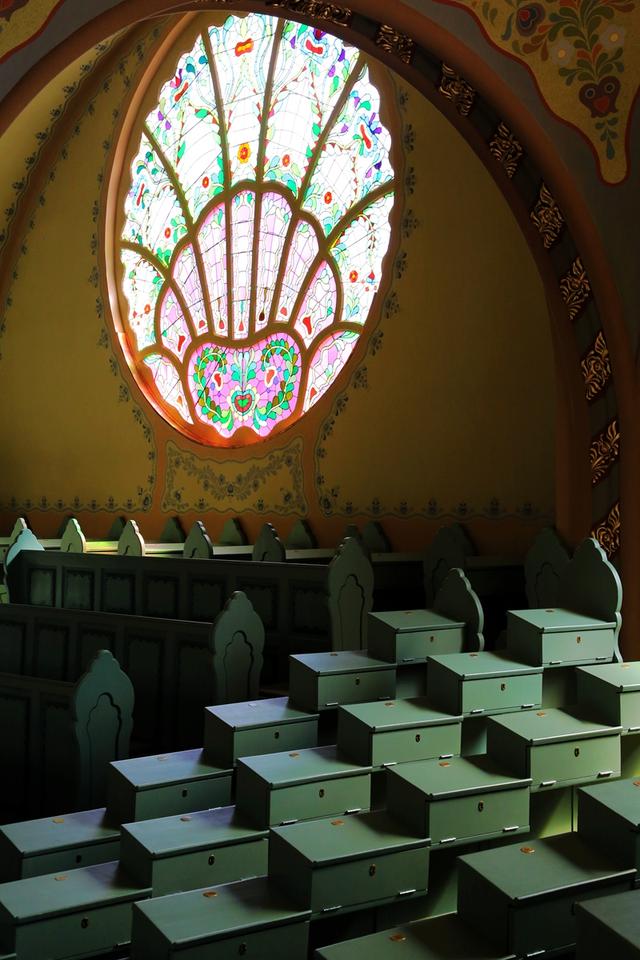 塞尔维亚最神秘的艺术小城,一半居民说外语,地标建筑是“混血”