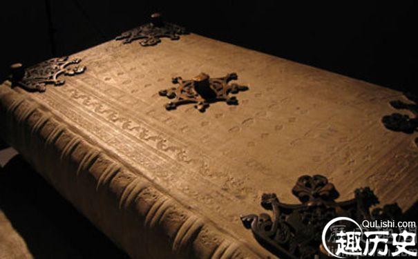中世纪手抄本书籍《魔鬼圣经》的抄手是谁