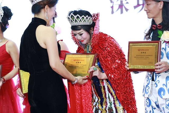 2019环球典雅太太选美比赛 开启美丽智慧的新时代风尚