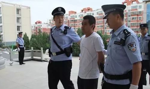 起诉书指控:2007年至2018年期间,以被告人李高平为首要分子,被告人陈