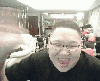 余小c混不下去了?连续直播23个小时,结果输了24把