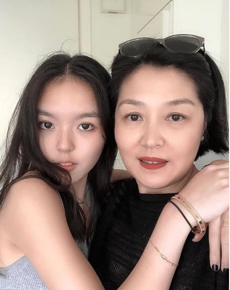 娱乐圈性感星二代粉墨登场，新生代女神到底花落谁家？