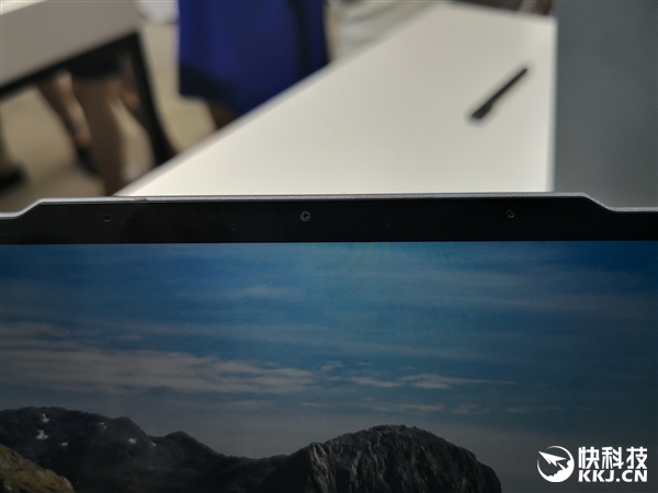 华硕发布灵耀X2 Pro：双4K屏、最高八核i9-9980HK