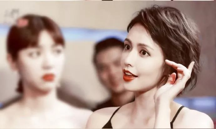 糊到全裸拍广告赚钱，剪短发后却神似邱淑贞