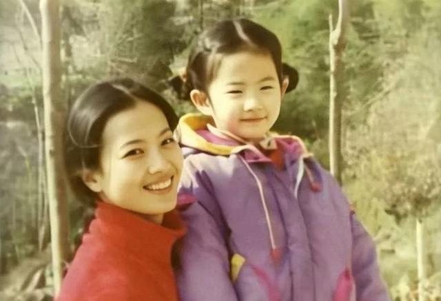 明星的神颜父母!女儿中学因颜值成名,爸爸好看得像韩剧男主