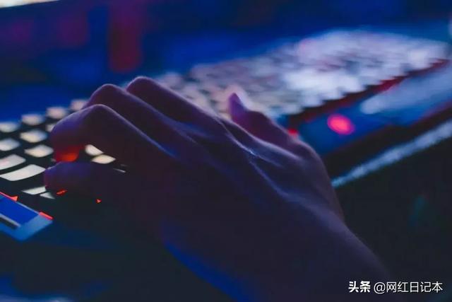 如何通过AI换脸视频技术赚钱？