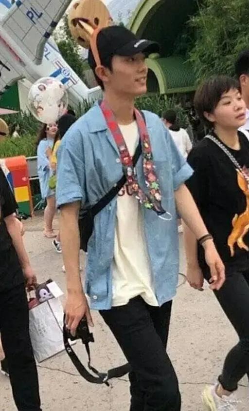 现在的杨洋:颧骨外扩脸像被肌肉撑肿了,再这样下去只能演反派了