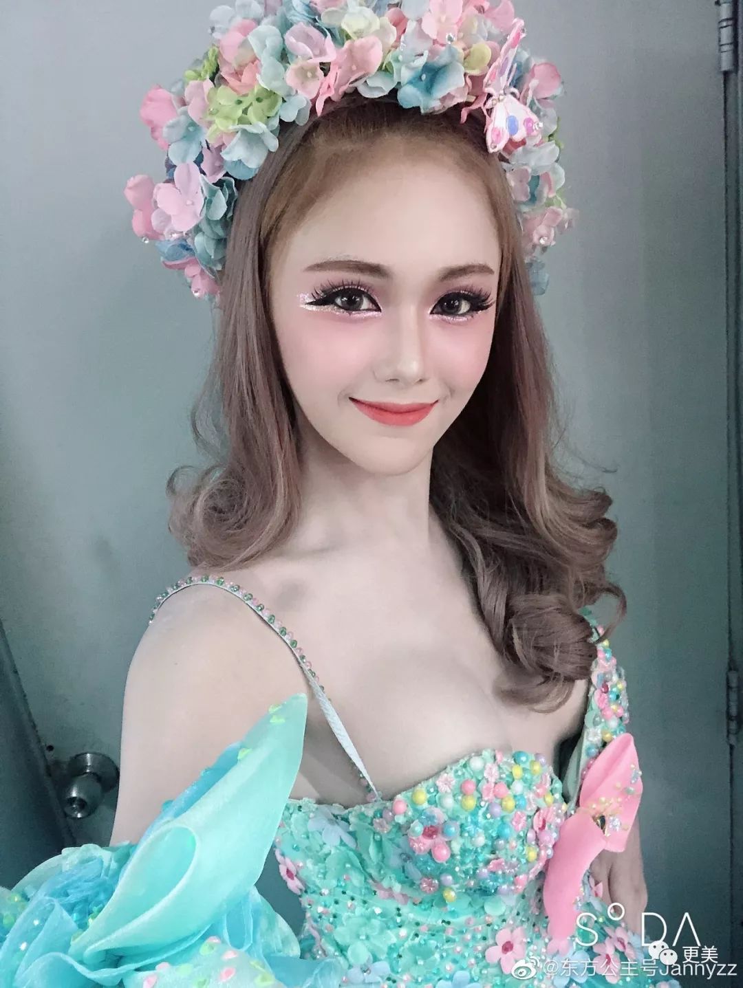人妖选美冠军美过baby、来中国狂吸金,真不给女人留活路!