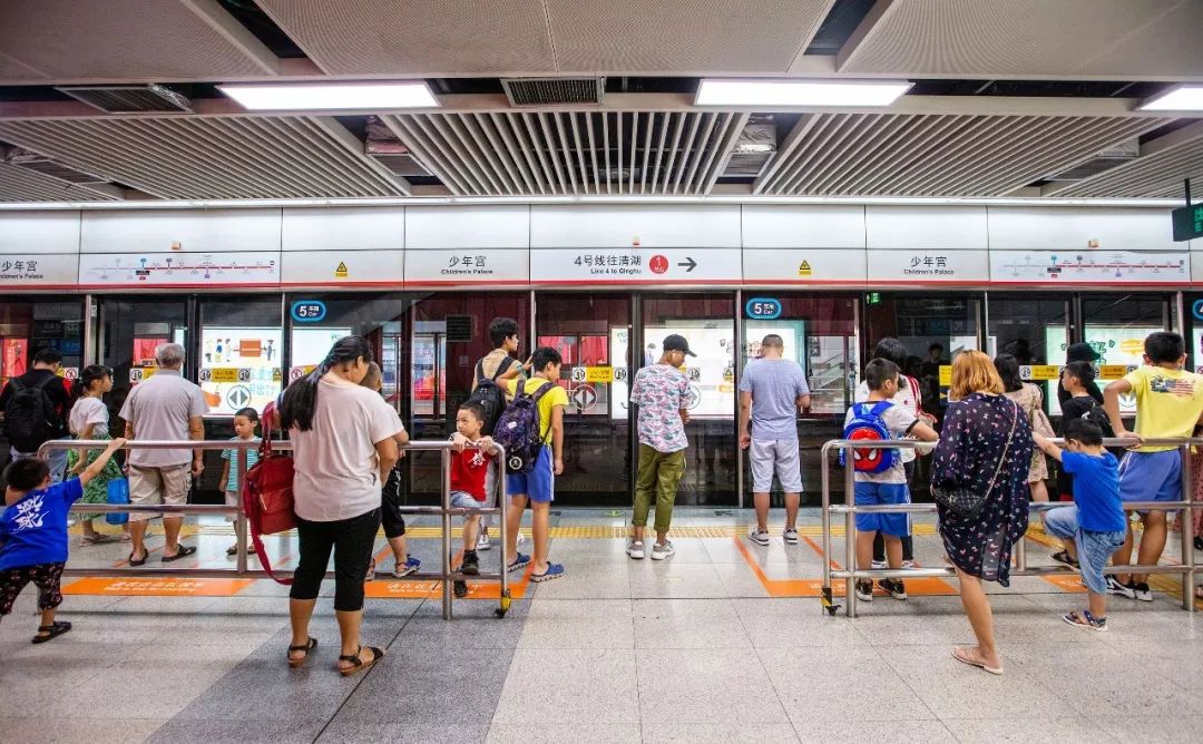 什么是深漂?拼命赚钱养家,却难当合格爸妈 澳门银河官网