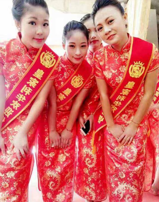 缅甸果敢老街美女:满大街的美女让你眼花缭乱