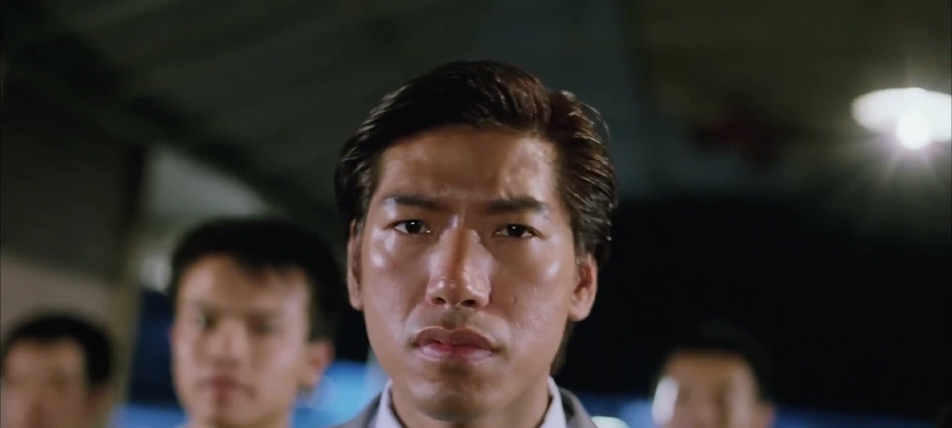 一部如此劲爆的动作片,张耀扬扮演的黑老大,一看就是狠角色