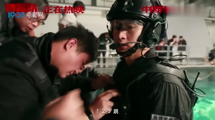 《特警队》暖心特辑致敬中国特警 暖心守护引发全民自豪感