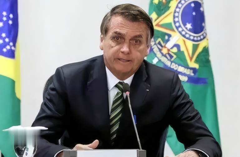 巴西总统检测结果公布！美媒：特朗普“人前淡定、人后害怕”