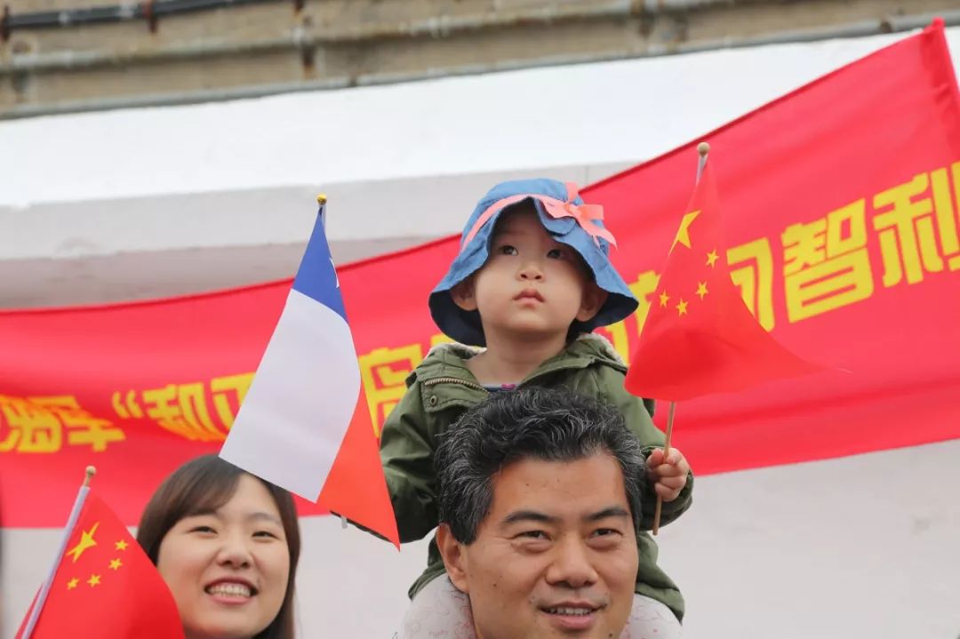 和平方舟首次友好访问智利专程赶来参加这项活动