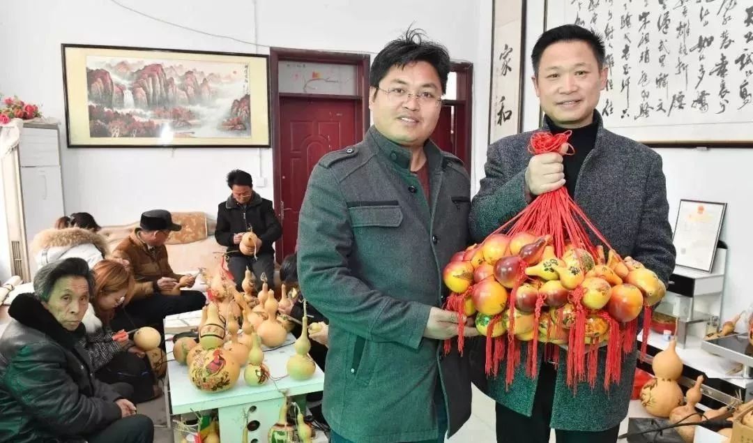 葫芦虽小年赚十万看宁陵县农民翟志伟的致富经