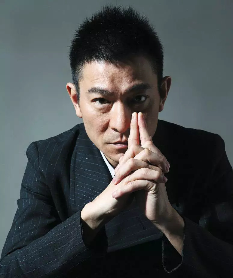 刘德华近照老婆出镜似大妈女儿还是很漂亮