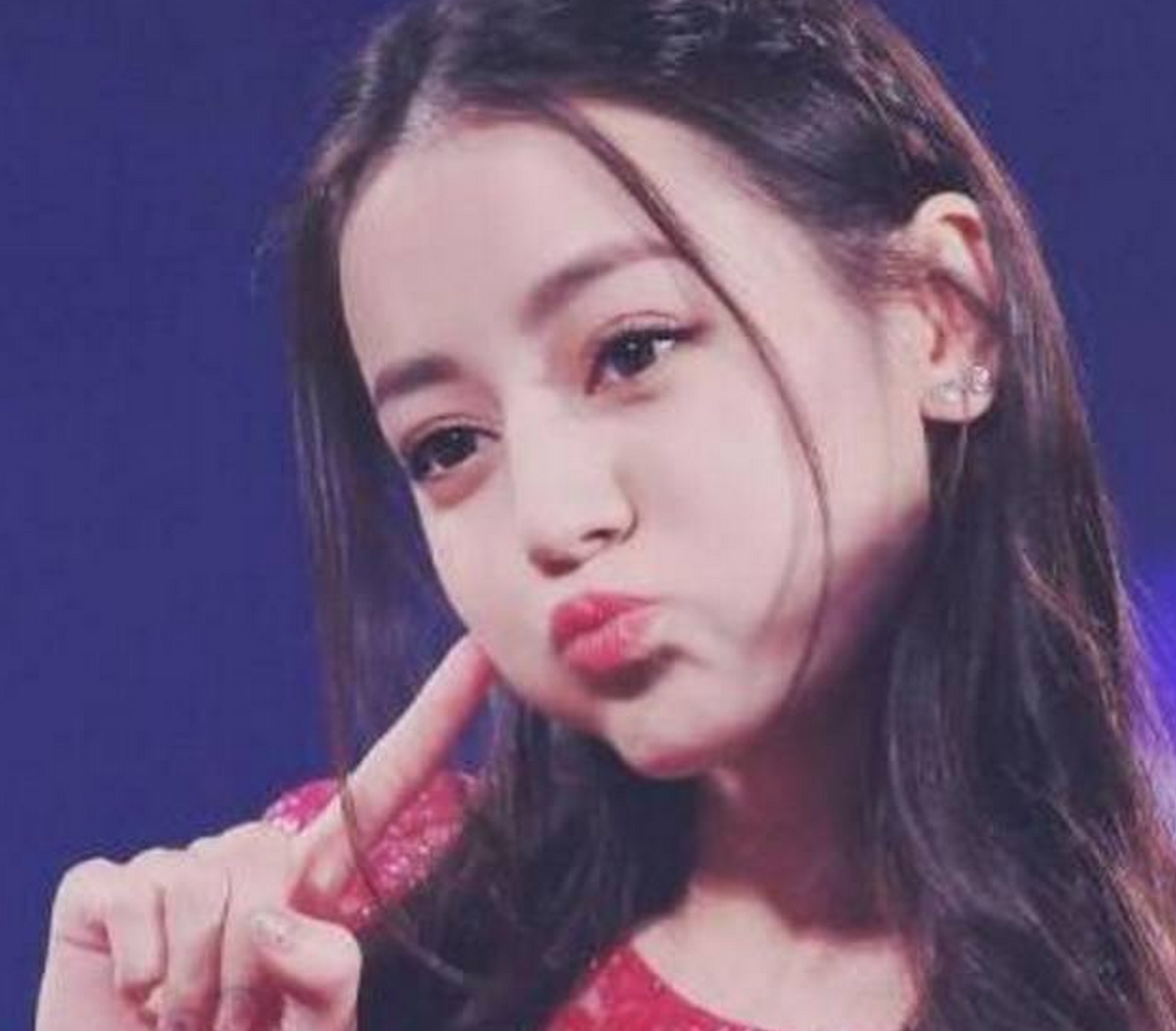 明星嘟嘴你最爱谁?赵丽颖萌,热巴美,网友:那谁你嘟过头了!__凤凰网