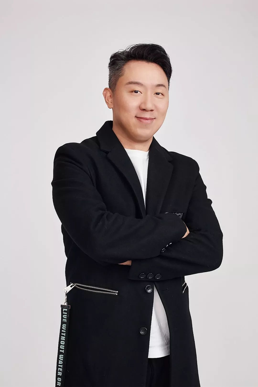新爆款!中年暖男的《智造将来》,让科技有了人味__凤凰网