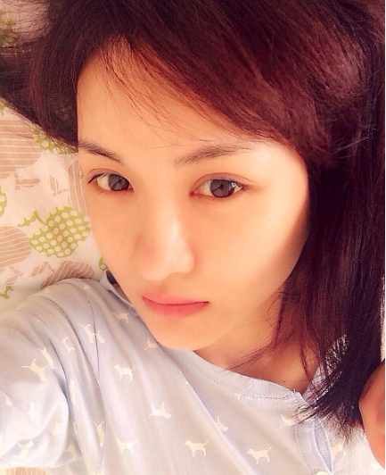 《回家的诱惑》傻妞洪宝莲换个装扮百变,曾韩漂回国,年龄成谜!