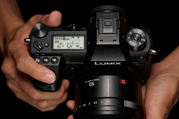 松下发布全画幅微单lumix s1/s1r:4730万像素,徕卡l卡口