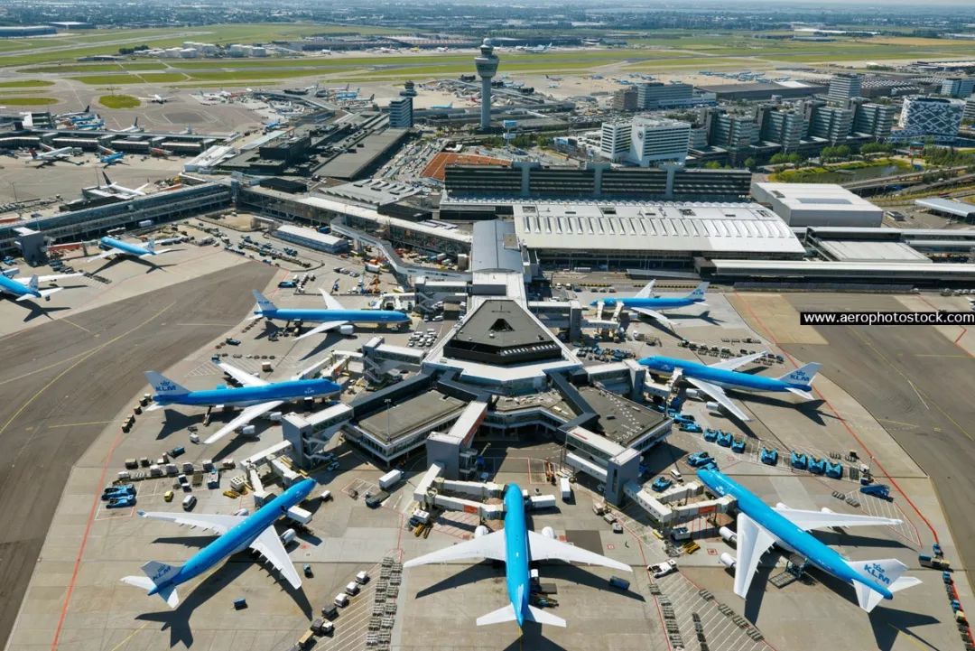 荷兰中央统计局:史基浦机场飞行次数已达极限,如何消化成问题