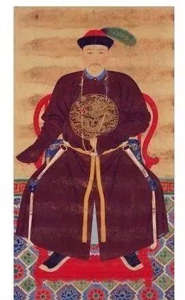 其党人还有裕亲王爱新觉罗&middot;福全,议政大臣阿灵阿,侍卫鄂伦