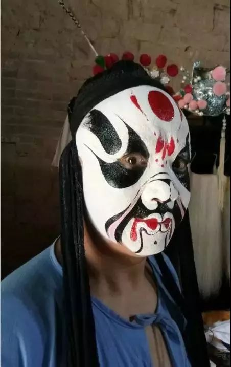 张维迎村主任霍东征