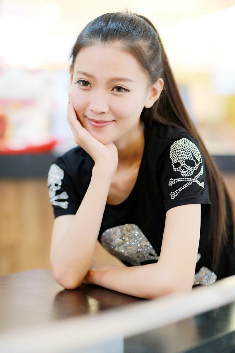 凤栖阁清纯美女青春女孩很吸引人眼球