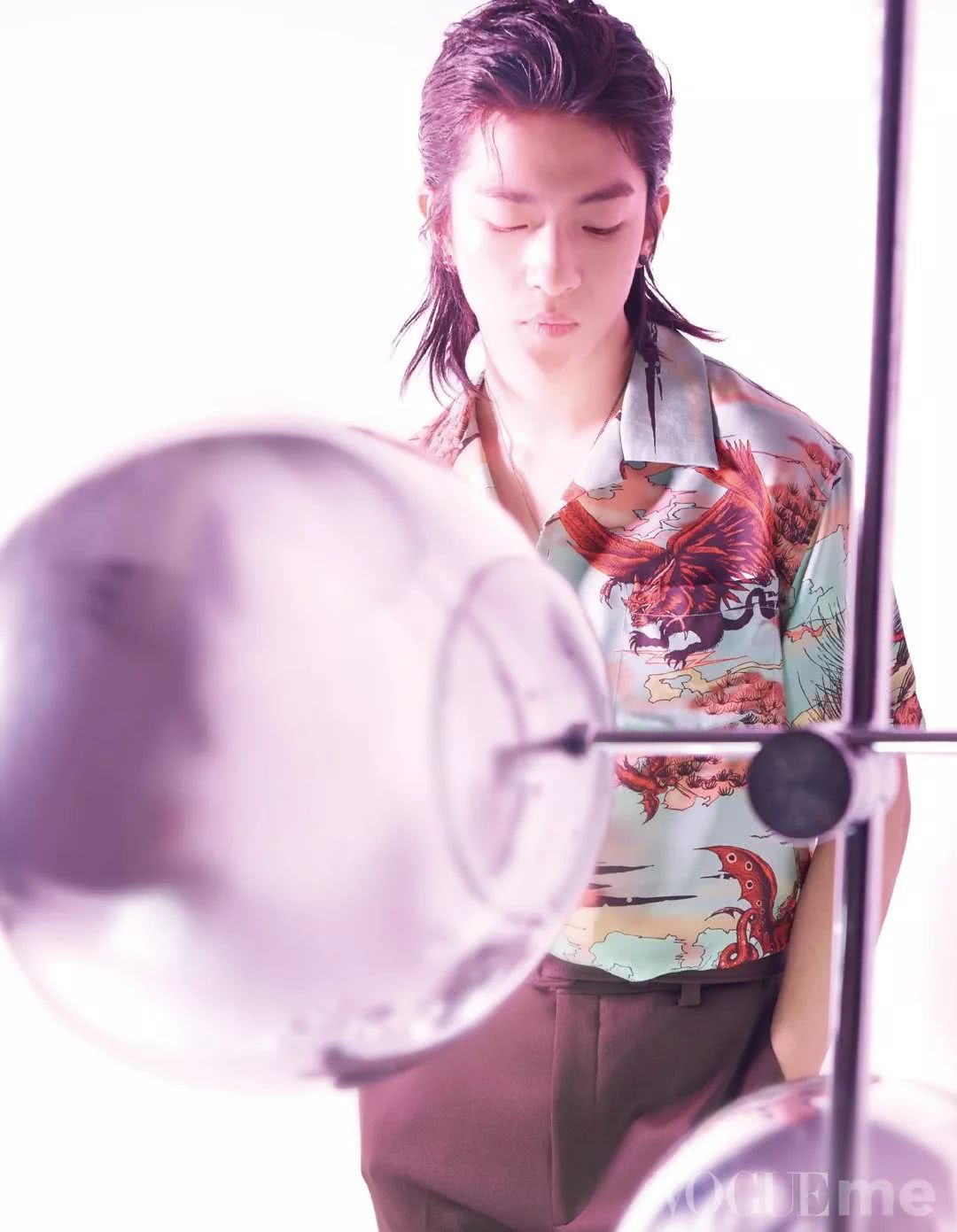 上大学时屈楚萧和高至霆,张铭恩,张宥浩被称为中戏f4,梳起背头的