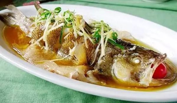 八,葱油鲈鱼