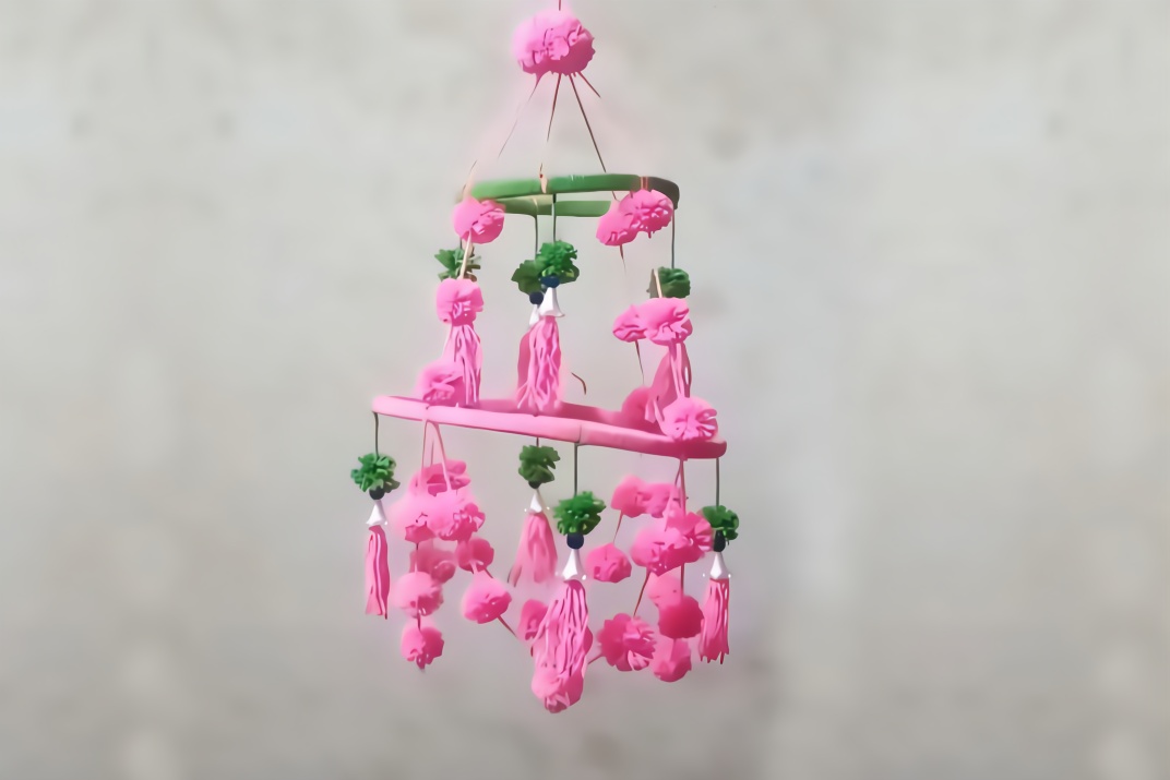 创意生活,教你用羊毛线和串珠diy一个漂亮的羊毛球风铃!_凤凰网视频_