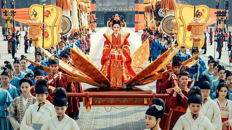 东宫李承鄞小枫大婚 中式风婚纱照你给几分__凤凰网