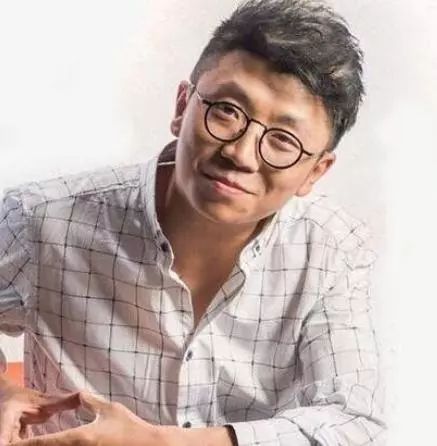 他出生于演艺世家北电导演系毕业走红后膨胀如今人气全无