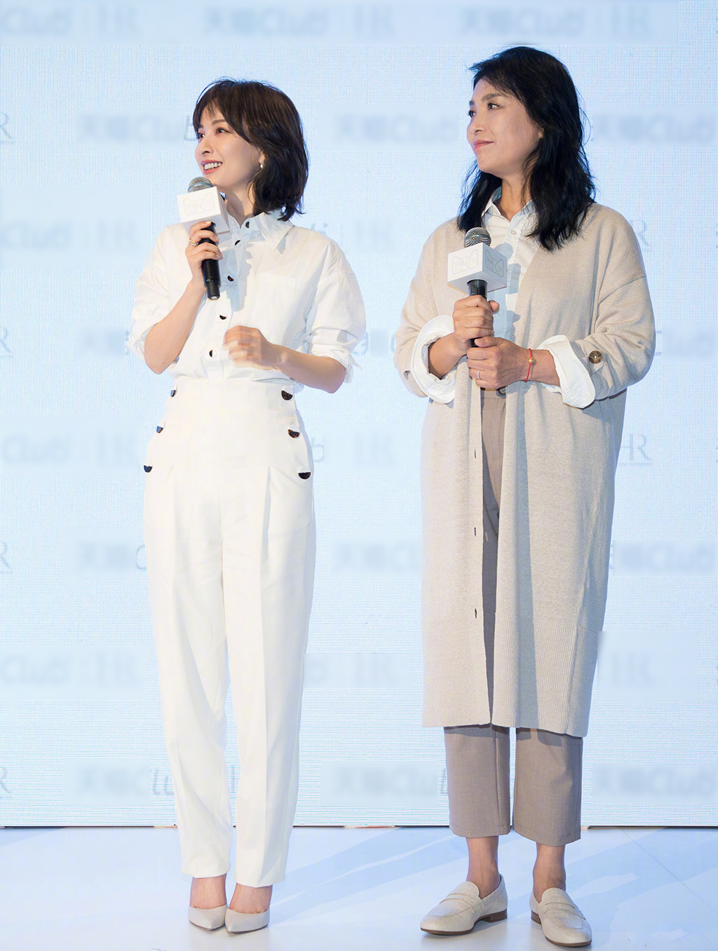 吴昕衣品开挂和妈妈一同亮相母女组合太养眼满满的幸福感