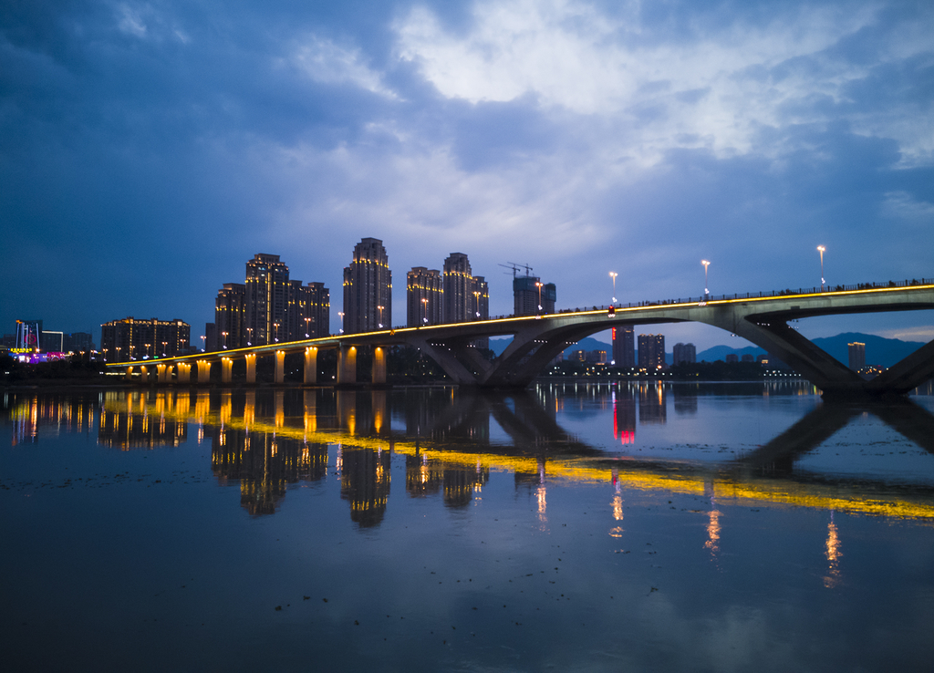 尤溪洲大桥夜景