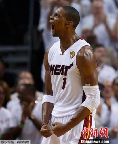 NBA<em>热火队</em>正式退役波什1号球衣