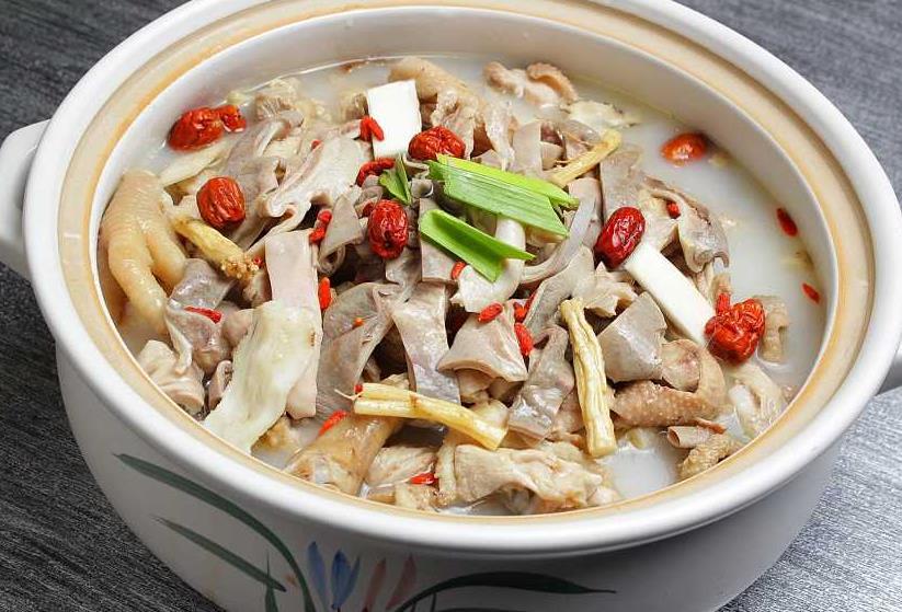 四月美食推荐,必备的胡椒猪肚鸡,健康美味