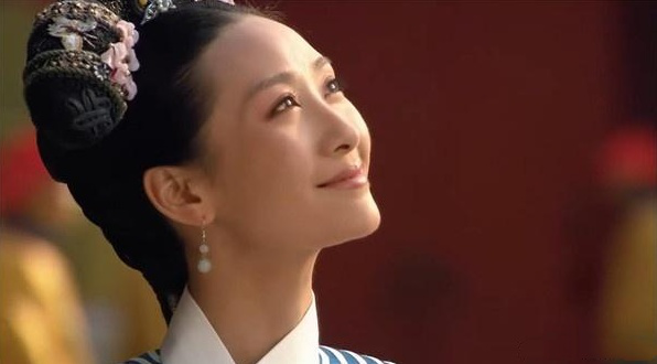 甄嬛传:安陵容小产以后,为何要抬头看天?苏培盛没明白她用意__凤凰网
