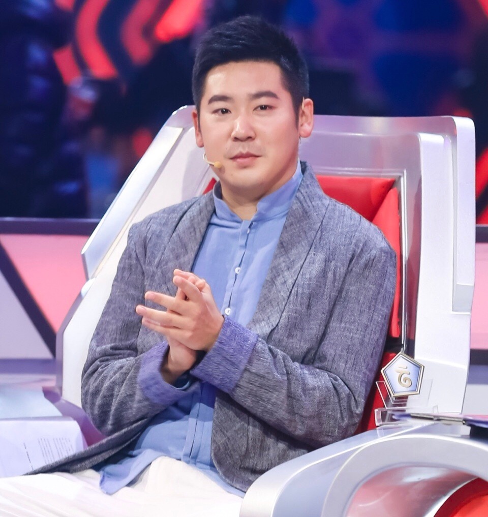 鲍云正面回应《最强大脑》中"作弊"质疑:我行的端坐的正