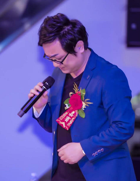 刘晓龙:一个有故事的男人唱着有故事的歌__凤凰网