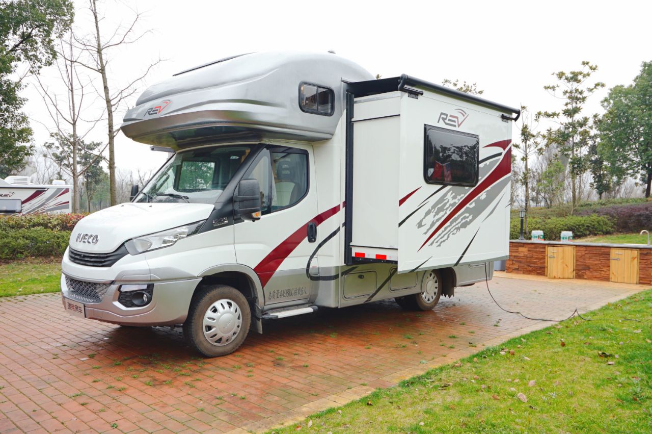 土豪款做工精细技术精湛进口双拓展房车就是不一样