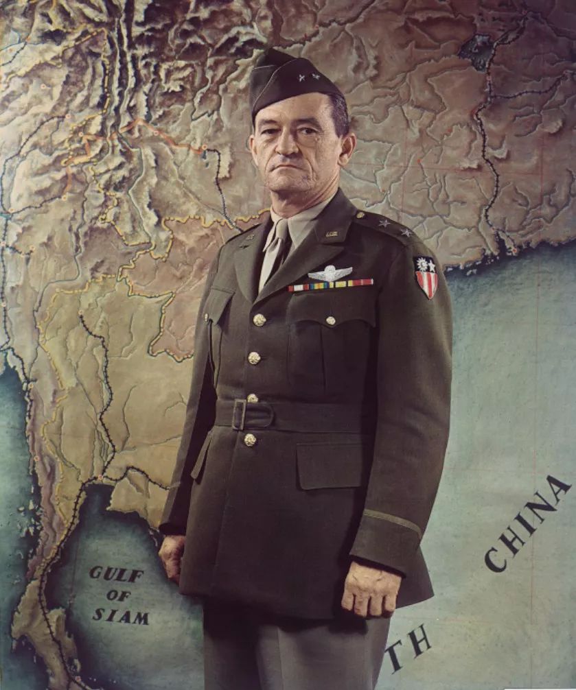 二战美军最美臂章,竟是为美英大兵打架时分清"敌我"设计的?