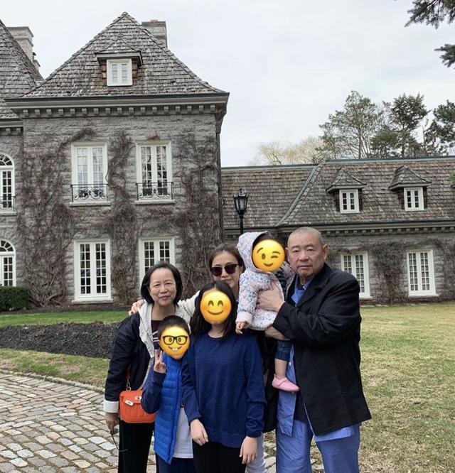 甘比罕有晒一家五口全家福刘銮雄精神奕奕大女儿仅11岁身家95亿