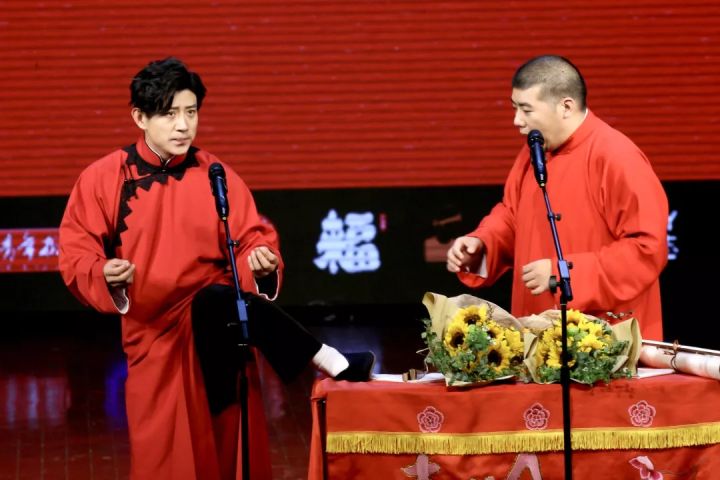 嘻哈包袱铺十一周年“New Face”庆典完美落幕， 用诚心演绎相声独特魅力！__凤凰网