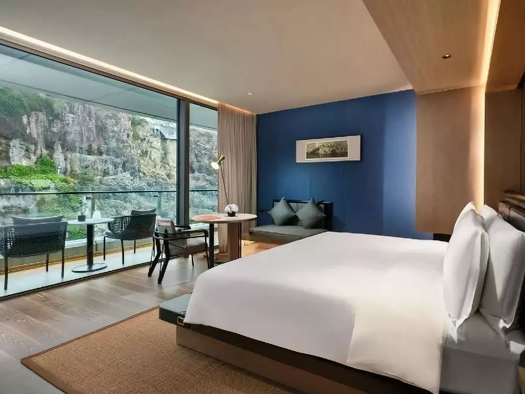 深坑酒店全揭秘,-88米地平线下的住宿体验,比你想象中更精彩