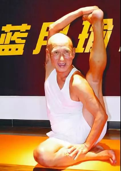 他是中国第一瑜伽老人,人称"瑜伽王",90岁练瑜伽28年治好一身病痛!