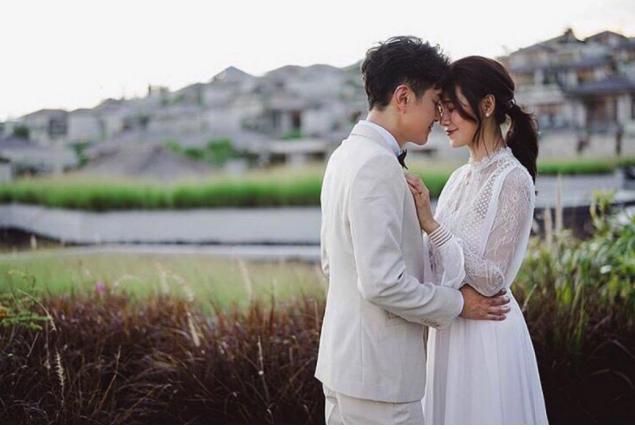 黄翠如与萧正楠近日爆出结婚照羡煞旁人,网友:等好久啦!