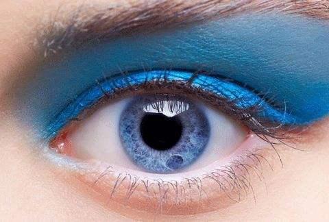 襄阳夫妻生出蓝眼睛的混血儿专家称实为罕见基因疾病