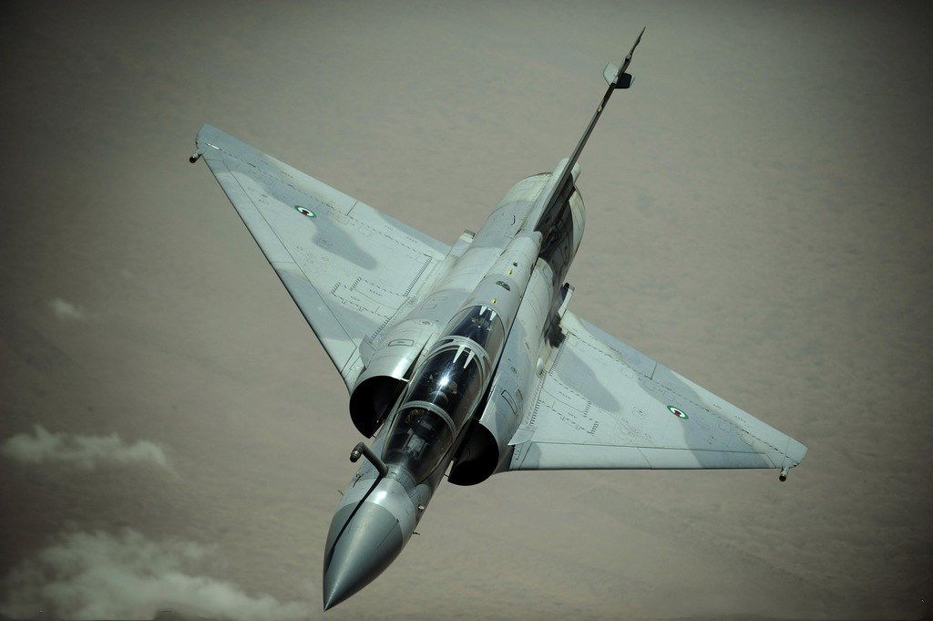 战争模拟丨歼8ii拦截某大国间谍侦察机,成功俘获准备大卸八块!